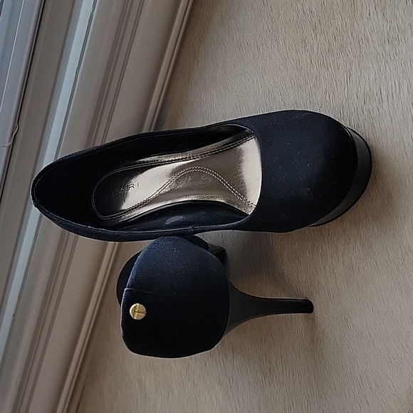 Tahari Sophia Pumps Black - Picture 1 of 9